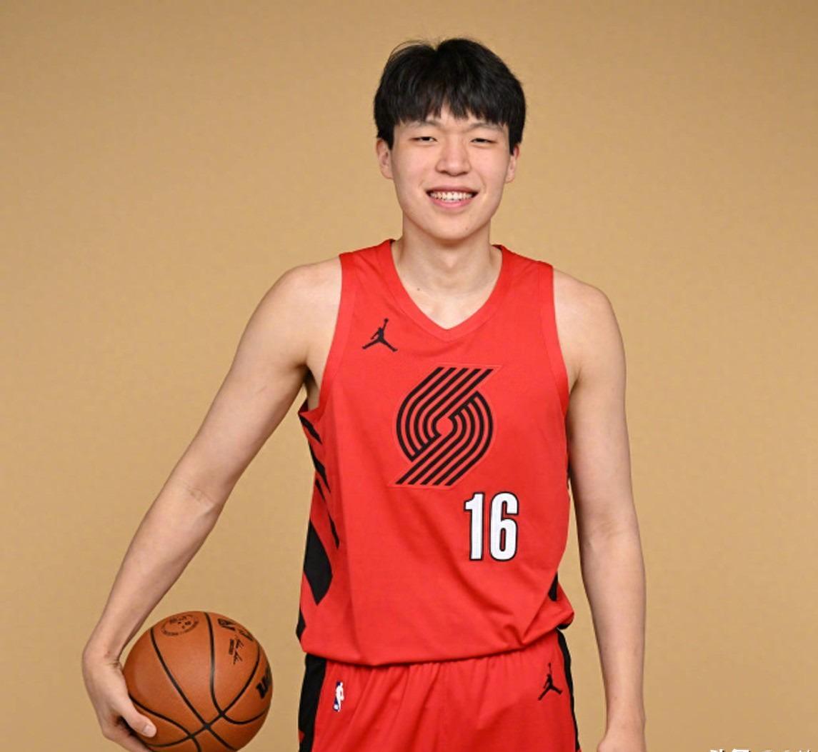 中国队拿下两连胜！男篮65