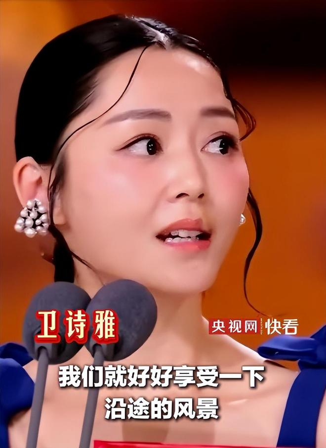 25岁超模凯雅罕见谈哥哥:他挣扎了十年,一个月后他走了