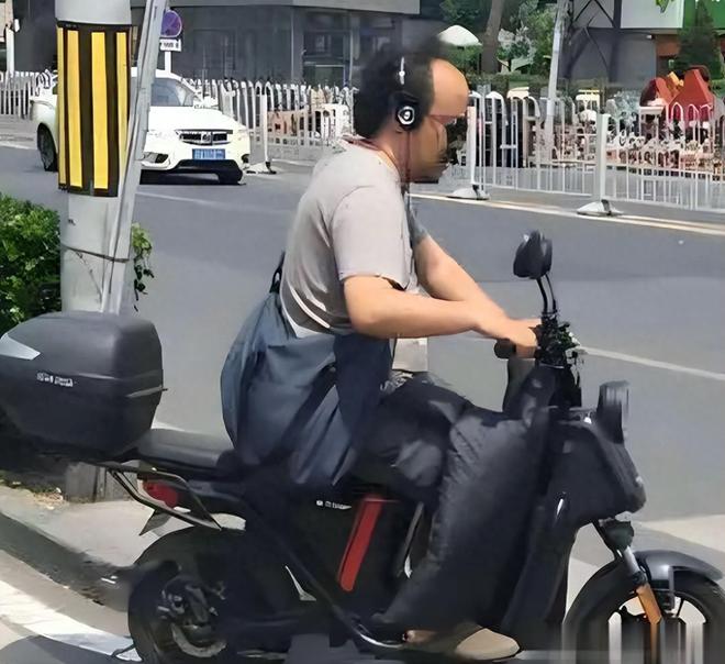 詹姆斯高尔夫事件无后续?刘翔纪录被质疑,虎扑热帖太敢问