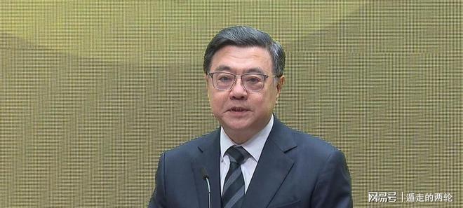 弗拉格复出29+11独行侠送热火开季4连败,欧文18分字母哥29+15+11