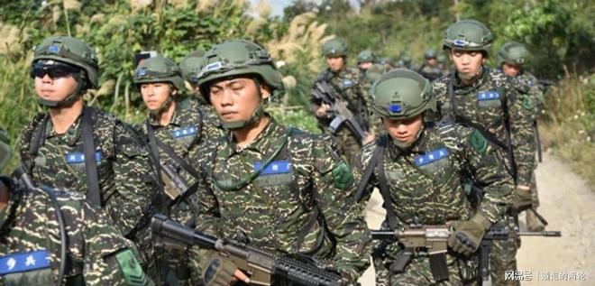 弗拉格复出29+11独行侠送热火开季4连败,欧文18分字母哥29+15+11