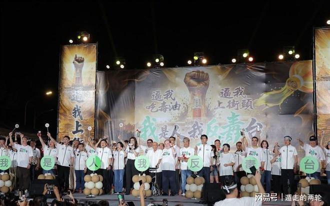 弗拉格复出29+11独行侠送热火开季4连败,欧文18分字母哥29+15+11
