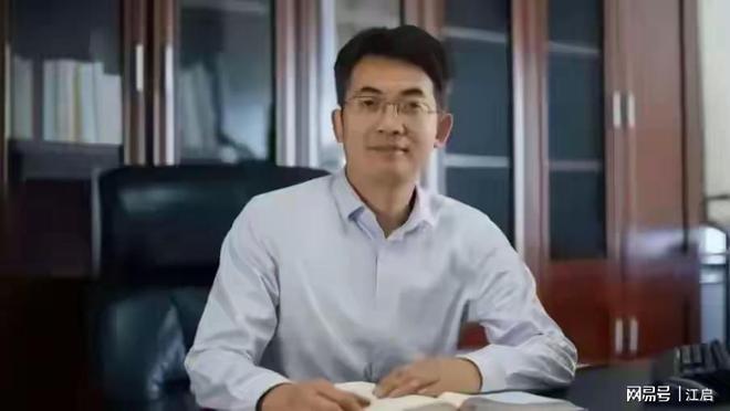 2.68万买的巨型老头乐皮卡开上路：暂扣车辆、处罚驾驶人