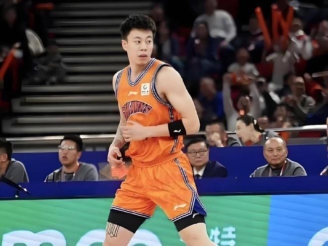 CBA最新消息!高诗岩将赴美治伤,胡明轩重返国家队,北控官宣新教练组