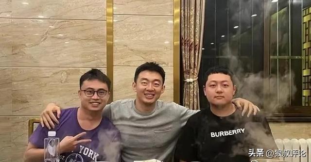 放弃正式草地热身赛,德约辛纳亮相表演赛,能否在温网一扫阴霾