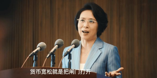 男生4次考公失败，花2.2万旅行6国17座城市，途中看到妈妈朋友圈：“老娘扛你看世界，你替老娘圆梦”，顿时五味杂陈
